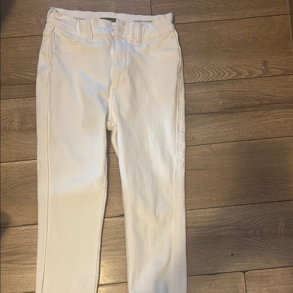 DL1961 White Skinny Pants with Sleek Design